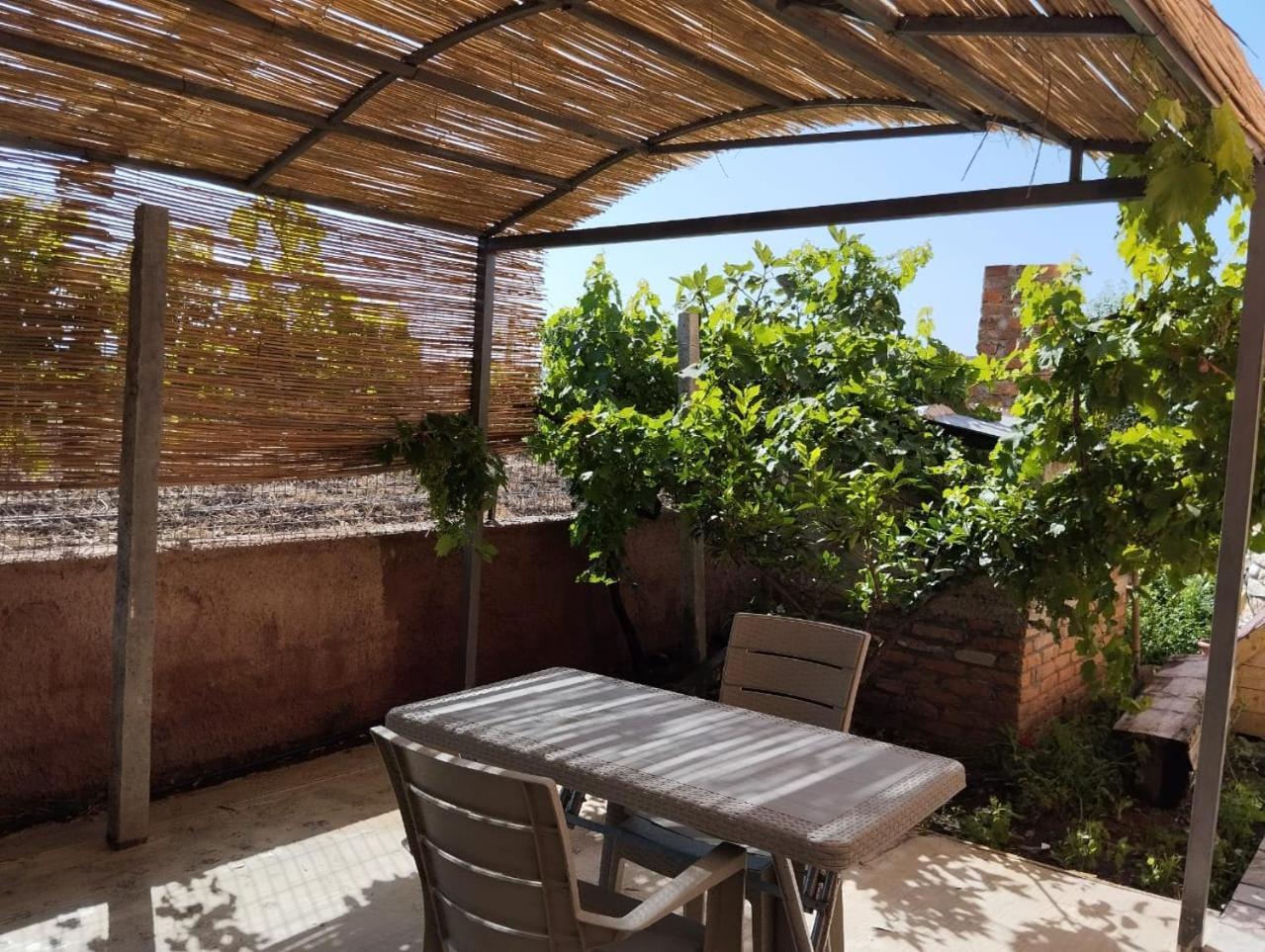 The Garden Guest House Divjake Buitenkant foto